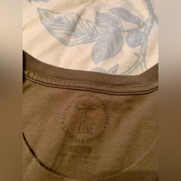 9 Line Tee - Picture 2 of 6